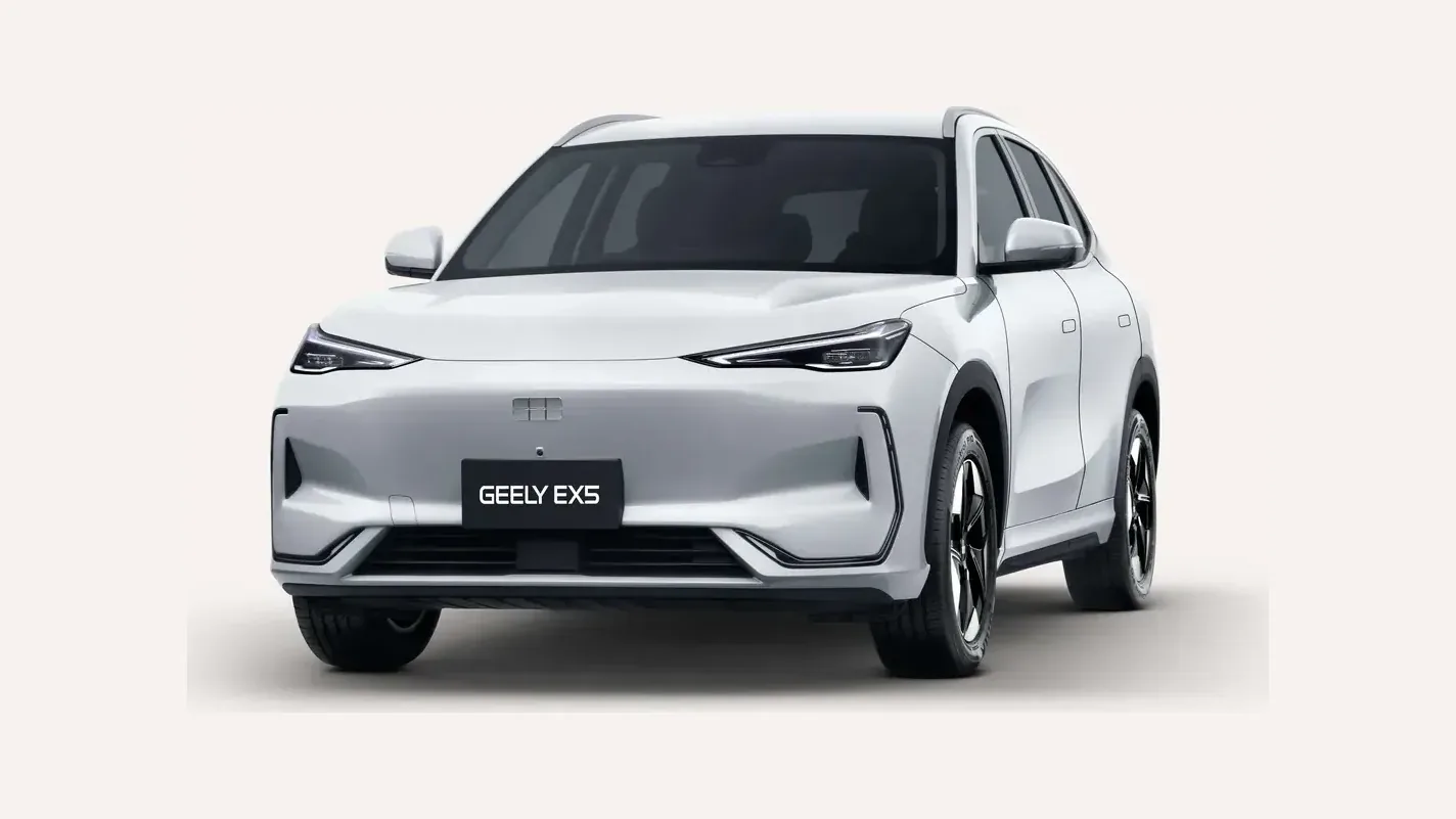 White Geely EX5, front view